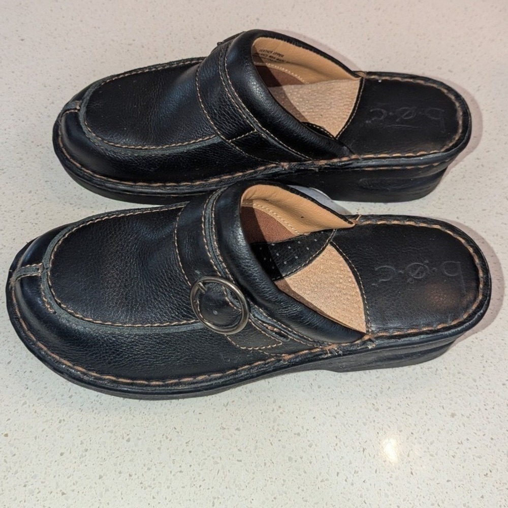 b.o.c. Leather Clogs Black Buckle Accent Mules Size 7 BC3150 - Picture 3 of 8